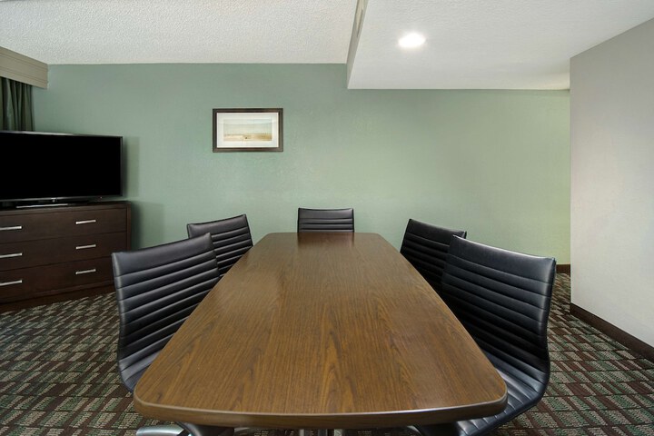 Room 45 of 92