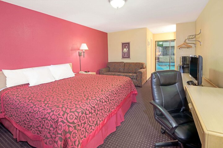 Room 18 of 24