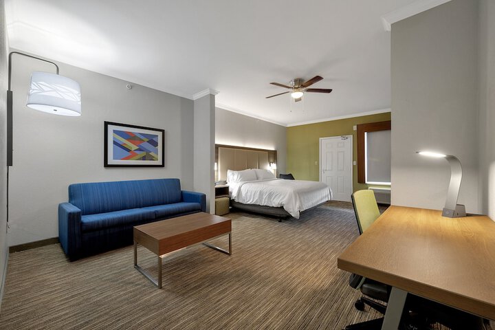 Holiday Inn Express & Suites Lufkin South by IHG