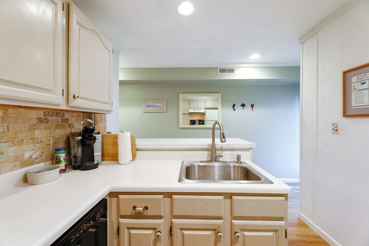 2 Mi to Beach: Gem w / Enclosed Patio in Selbyville