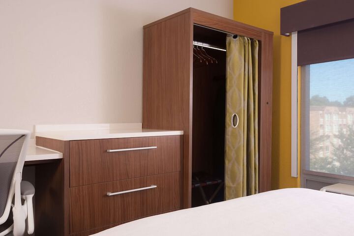 Room 26 of 48