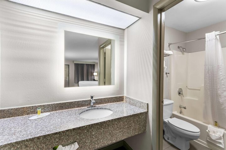 Days Inn by Wyndham Enterprise