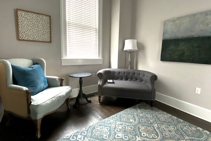 Room 17 of 103