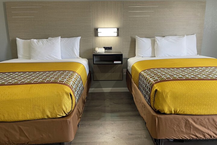 Room 9 of 31