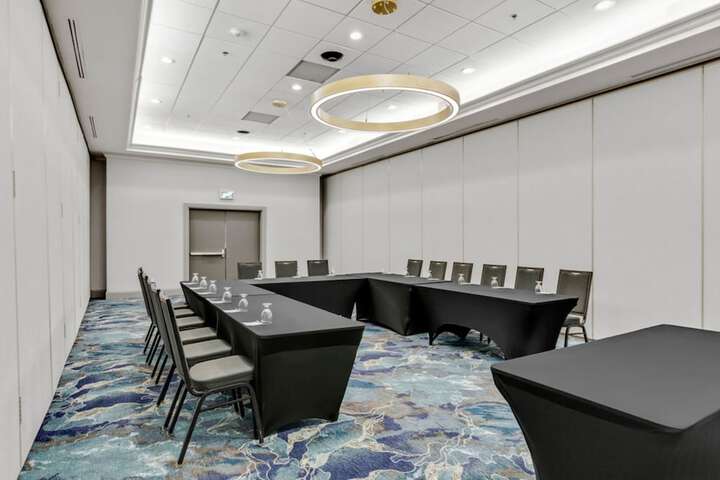 Ballroom/Hall 125 of 134
