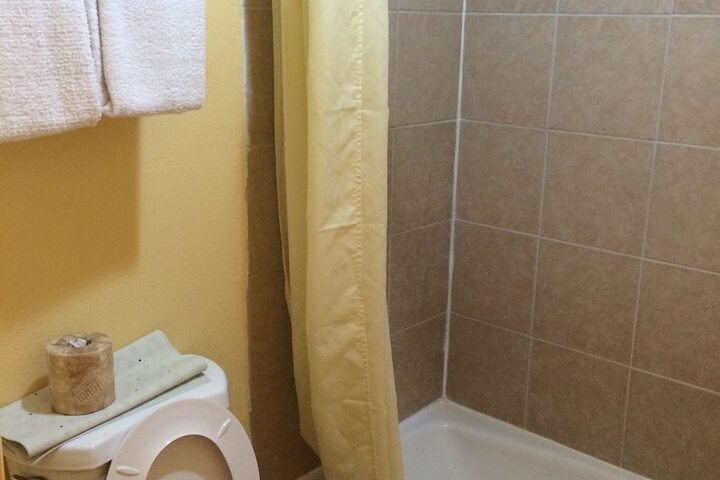 Room 26 of 38