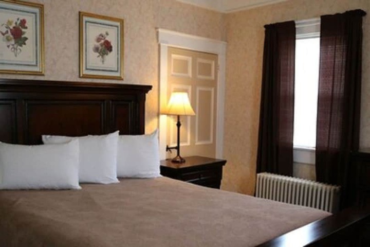 Room 40 of 74