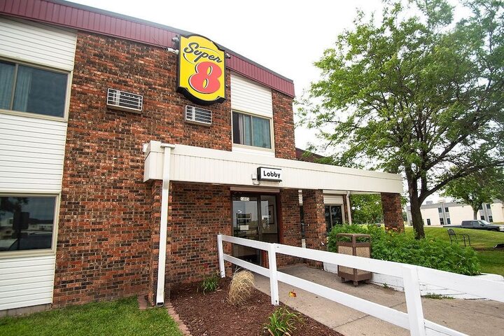 Hotel 5 of 35