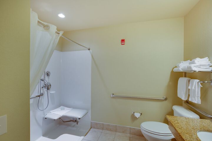 Room 13 of 36