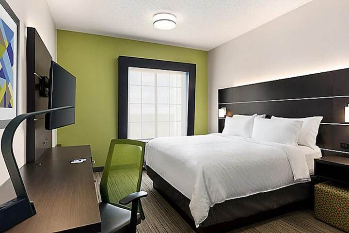 Room 17 of 43