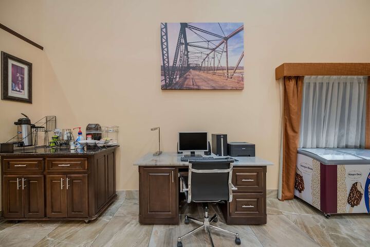 Business Center 47 of 47