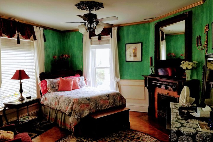 Room 34 of 53