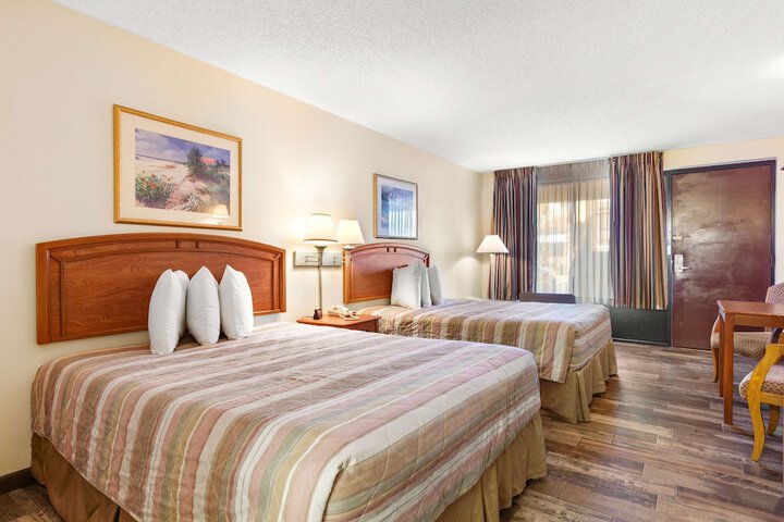 Room 16 of 20