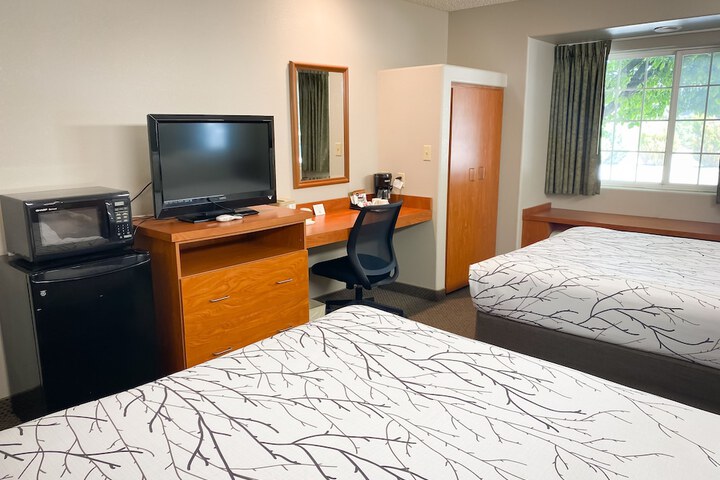 Monument Inn & Suites