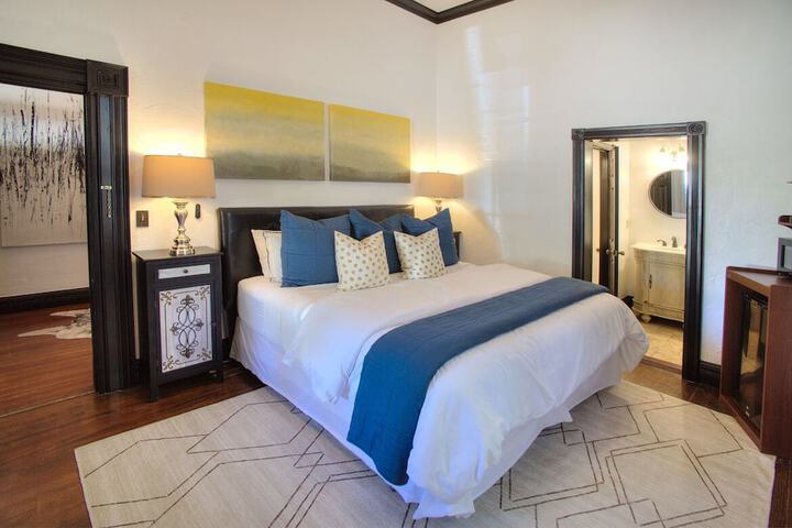 Room 12 of 37
