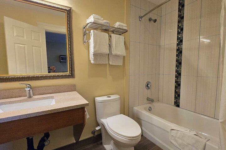 Sahara Courtyard Inn