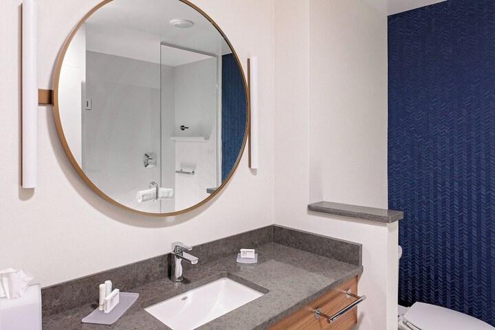 Fairfield Inn & Suites by Marriott Queensbury Glens Falls / Lake George Area