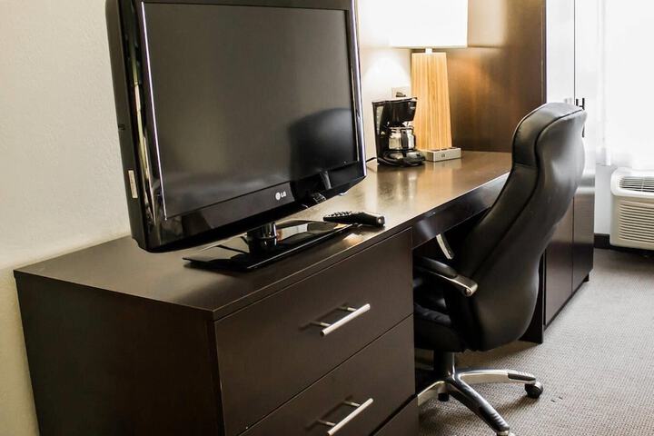 Suburban Studios Johnstown - Richland Town Center