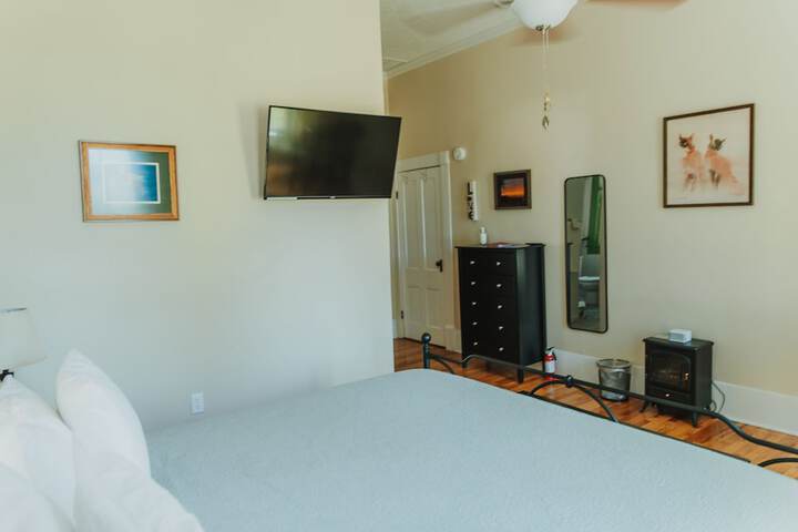 Room 41 of 76