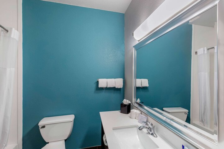 Room 10 of 29