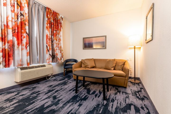 Room 28 of 43