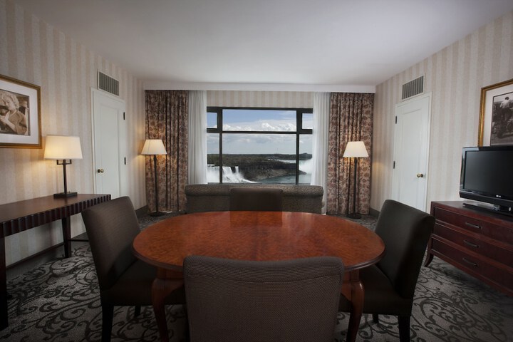 Room 34 of 86