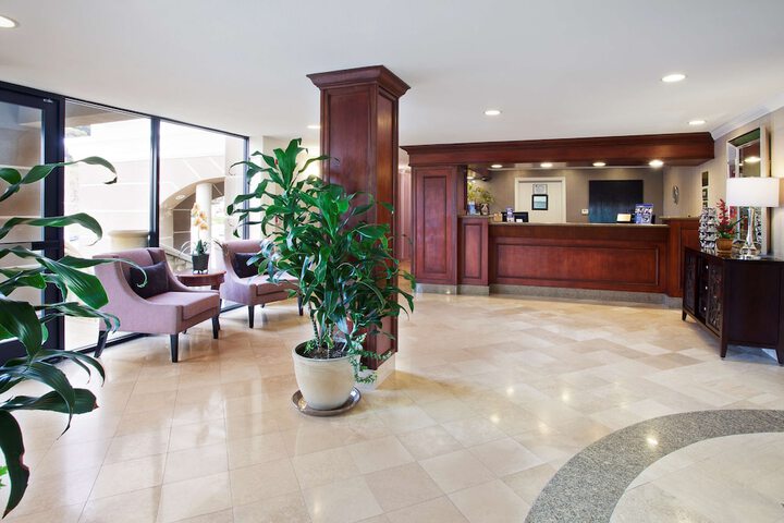 Hotel Interior 6 of 32