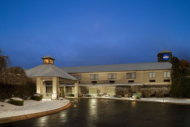 Baymont by Wyndham Belleville Airport Area