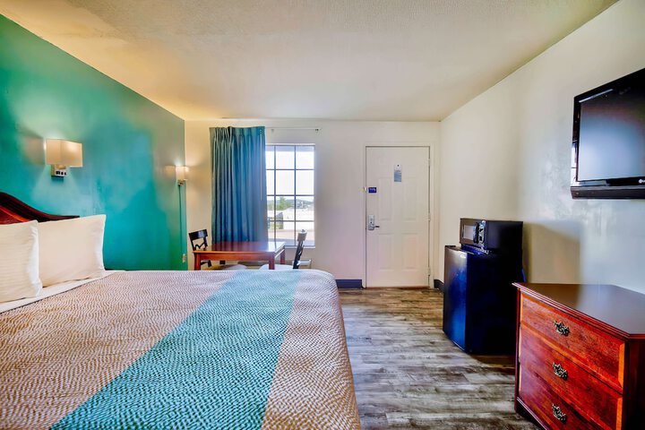 Motel 6 Grand Rivers KY