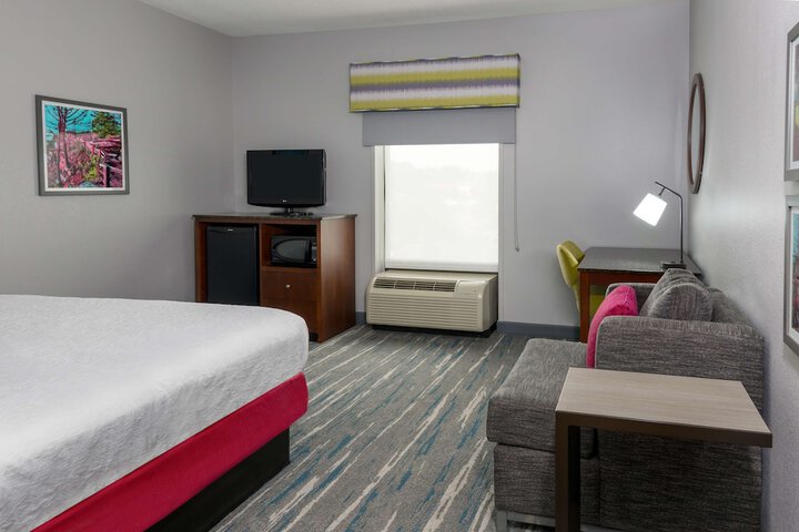 Room 10 of 33
