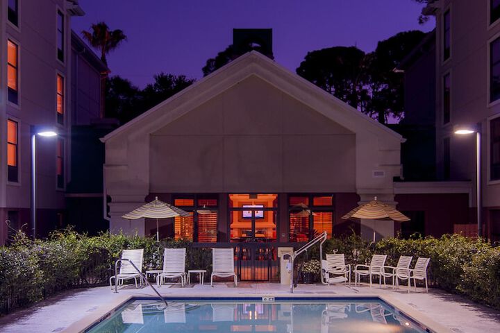 Pool 7 of 60