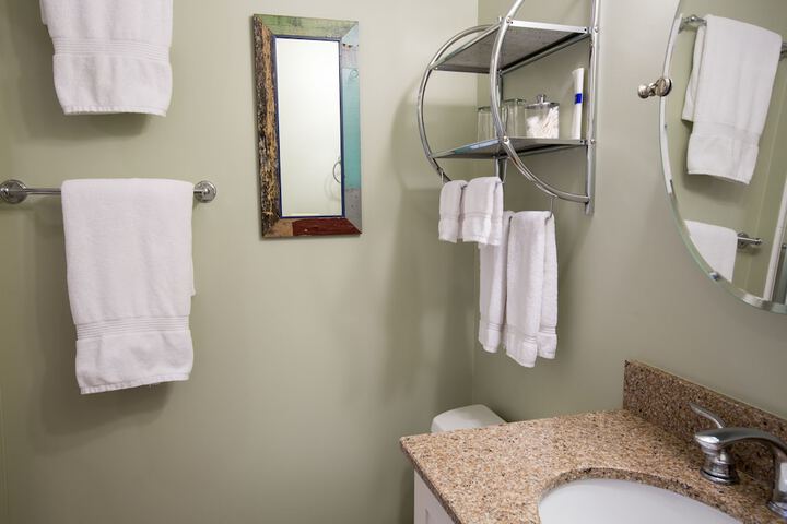 Room 13 of 31