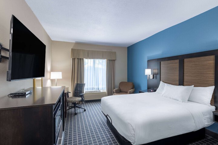 Room 32 of 55