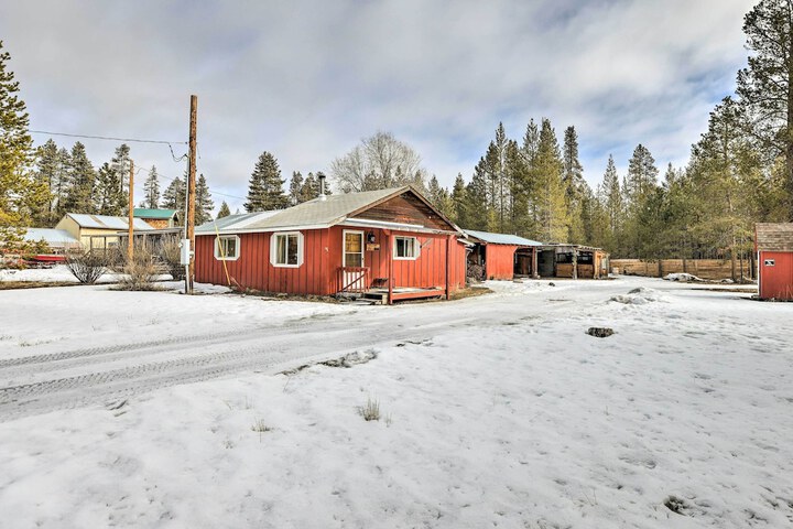 Private La Pine Cabin Rental: 30 Mi to Bend!