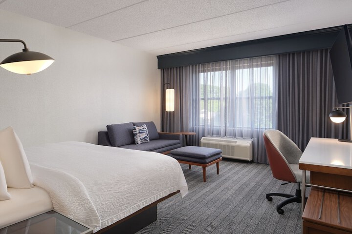 Room 16 of 32