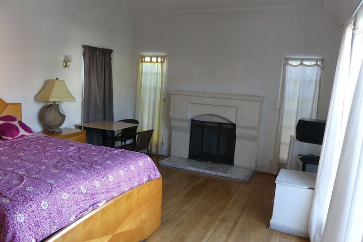 Room 54 of 57