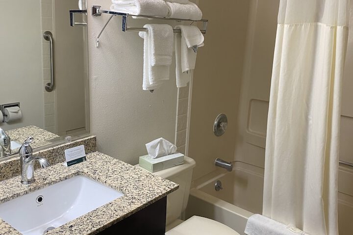 Room 9 of 25