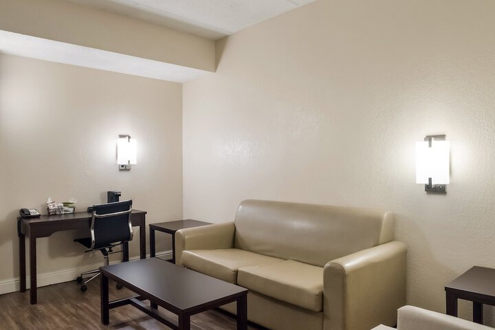 Room 34 of 51