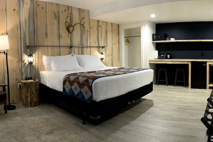 Outdoors Inn