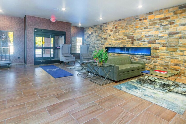Cobblestone Hotel and Suites Janesville