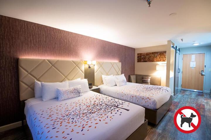 Empeiria High Sierra Hotel