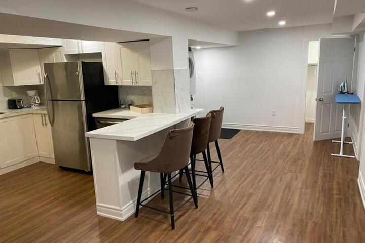 Adorable 3 Bedroom Apartment with Free Parking
