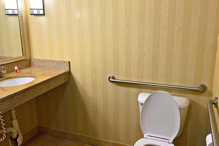 Spark by Hilton Catoosa Tulsa