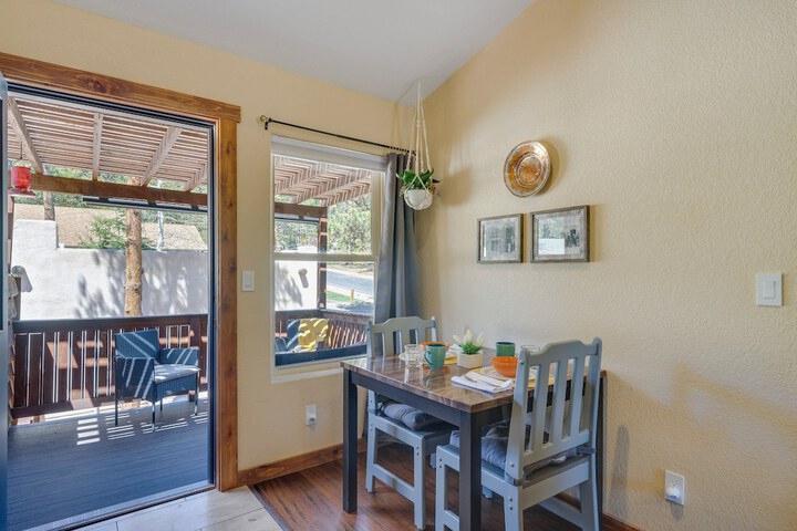 Woodland Park Apartment: Forest Views + Deck!