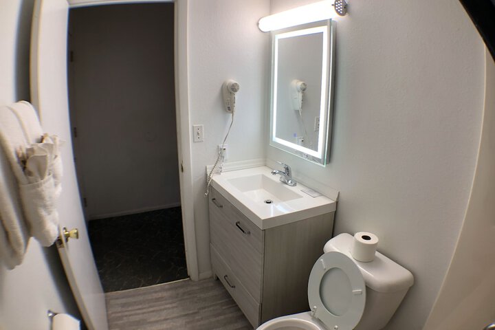 Room 105 of 154