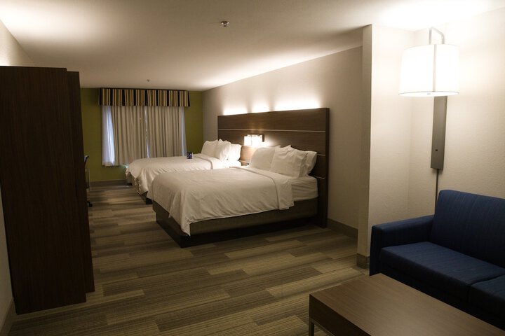 Holiday Inn Express & Suites Douglas by IHG