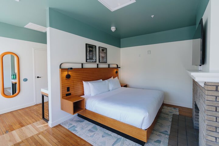 Room 63 of 115
