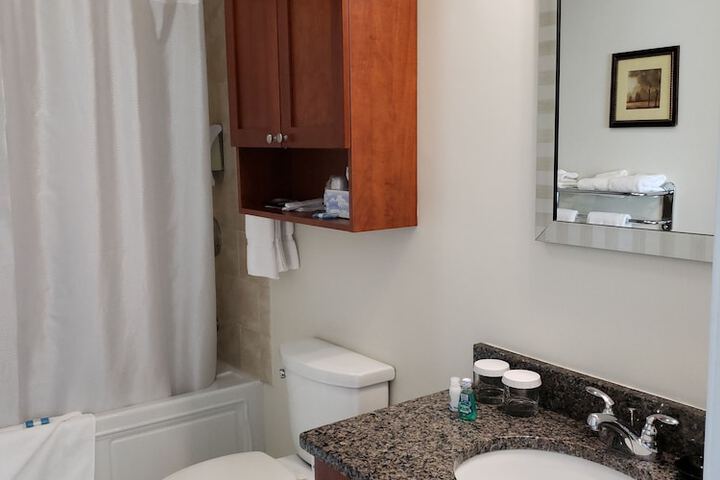 Crescent Suites Hotel