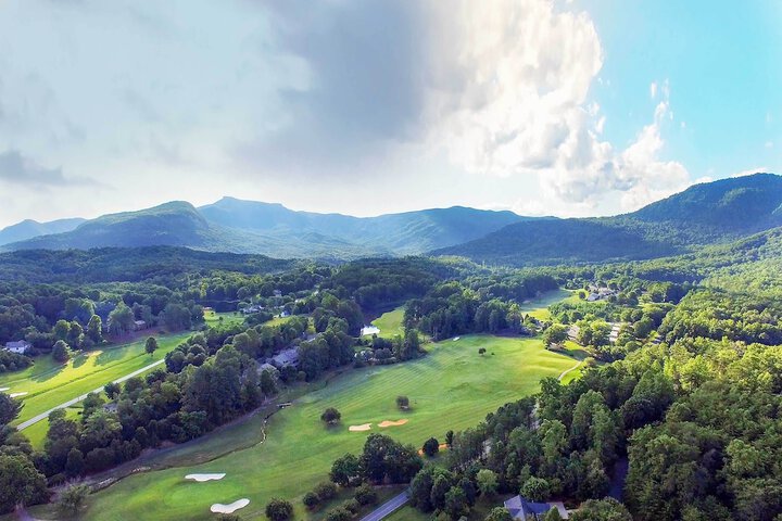Indoor Pool & Golf Course Views: Lake Lure Condo!