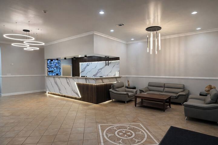 Express Inn & Suites